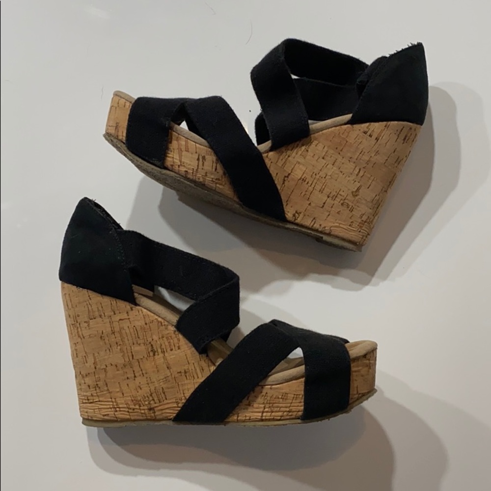 Black strap pot wedge sandals